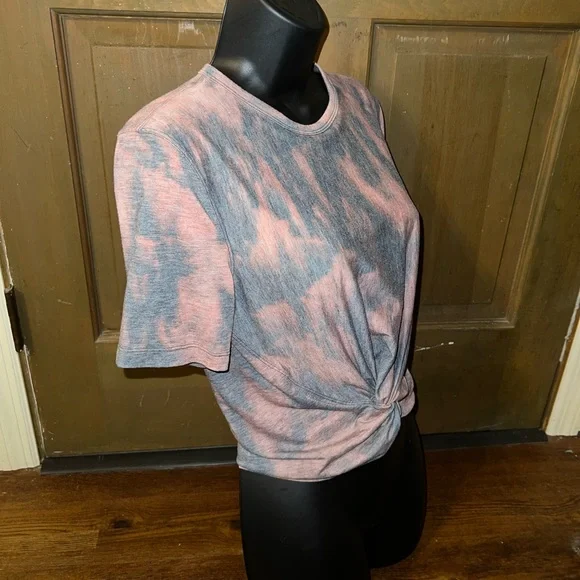 Lululemon Athetica Gray Crescent Tied Short Sleeve Top Size 2 - Picture 2 of 8